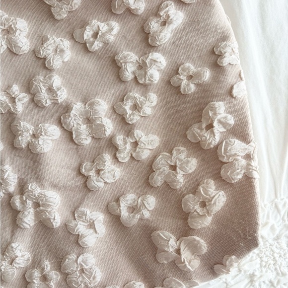 Floral Beige Tote - Picture 4 of 4